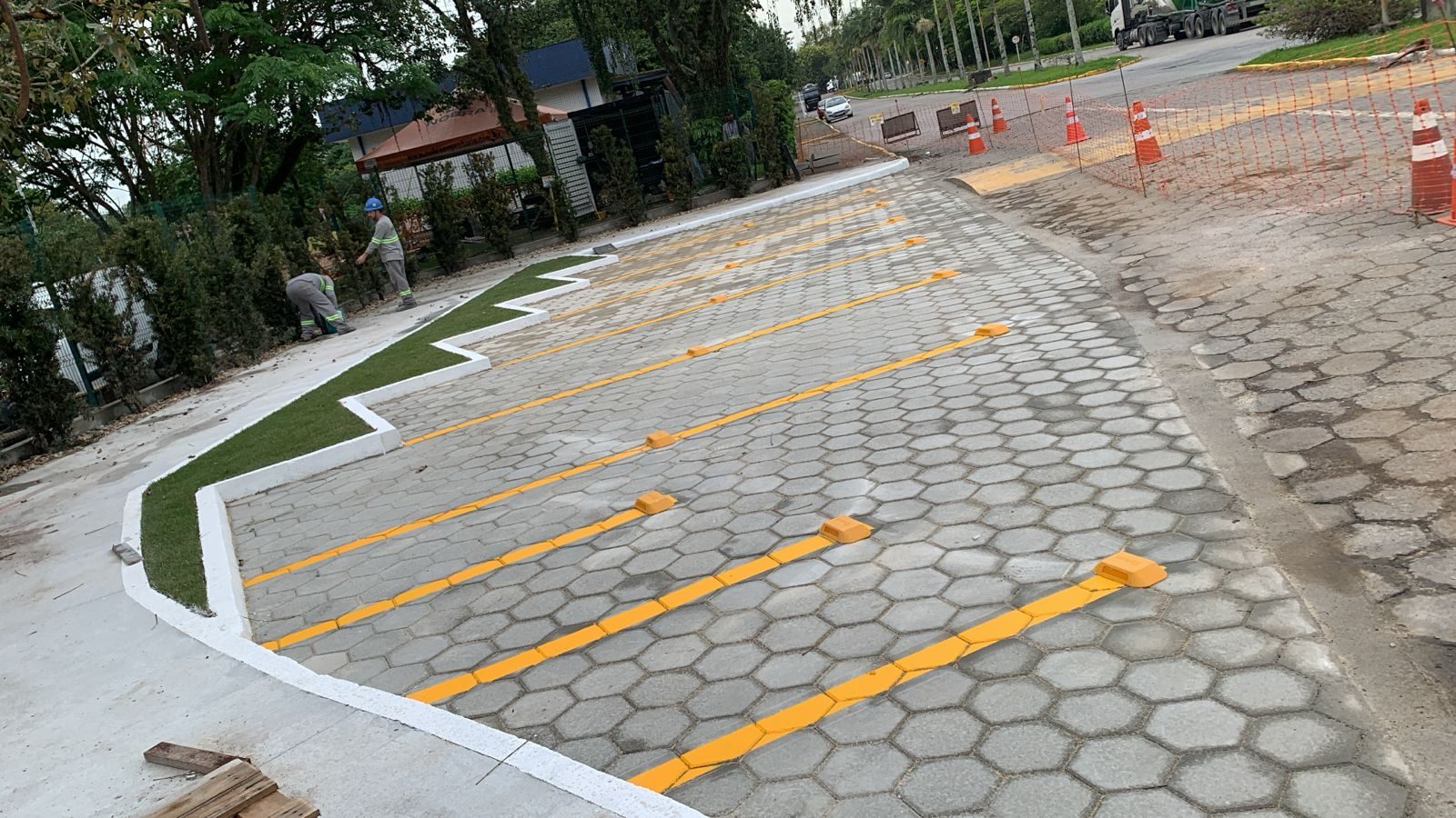 Diamante Geração de Energia — Estacionamento e pavimentação